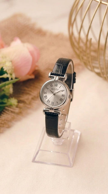 The MOTF Heritage Women Strap Watch