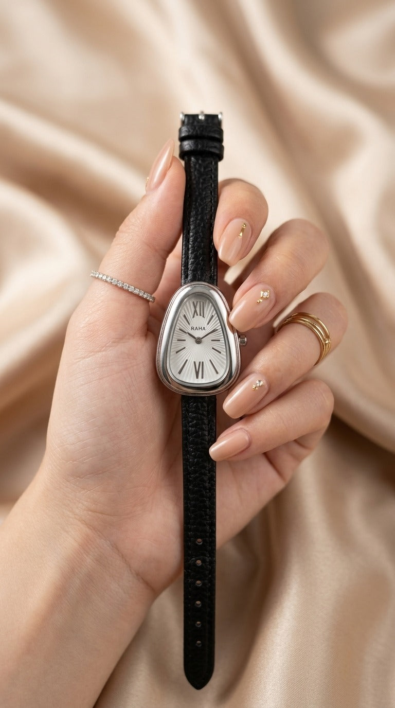 The Silhouette Women Strap Watch - Black