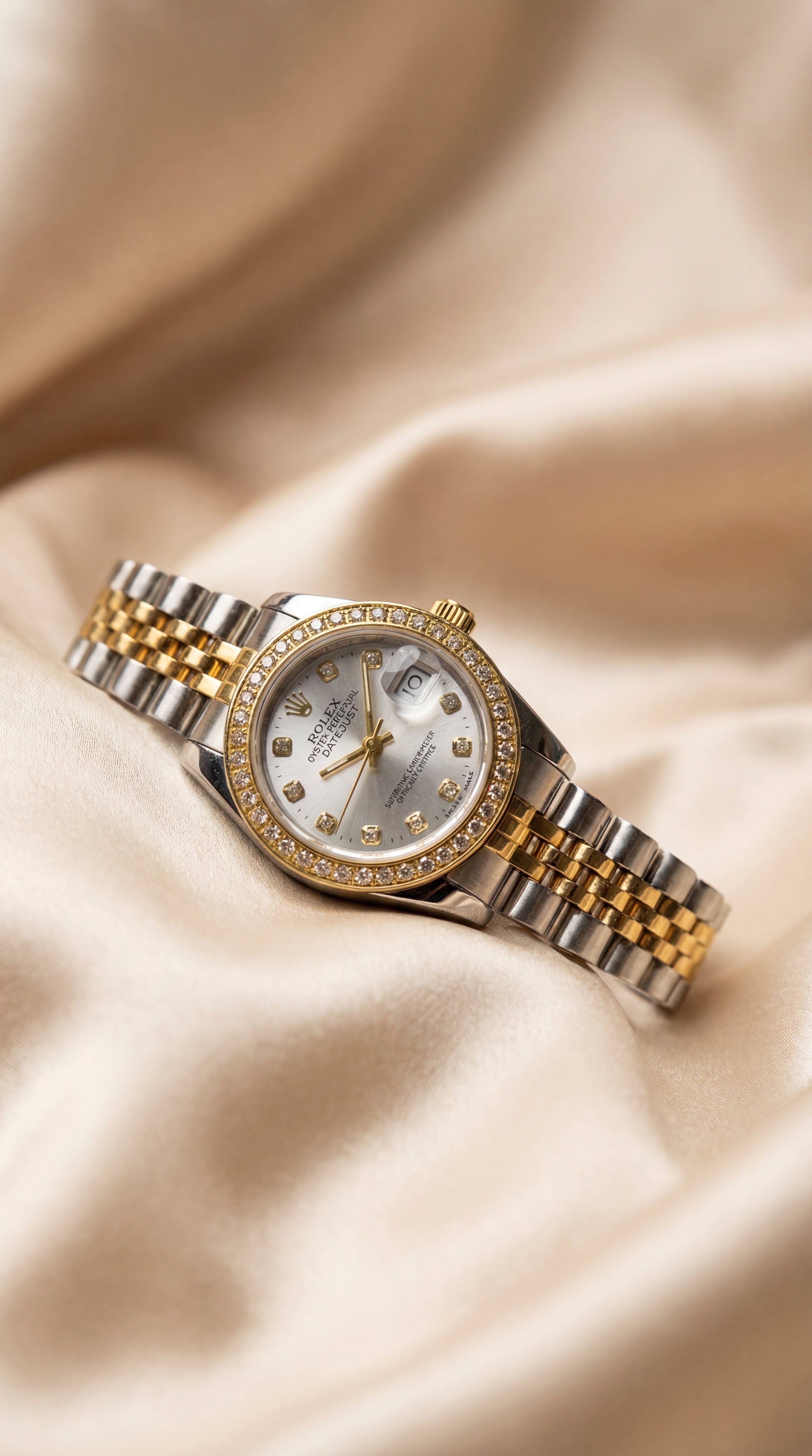 Rolex Date Oyster Silver Dial Women Watch - Two Tone